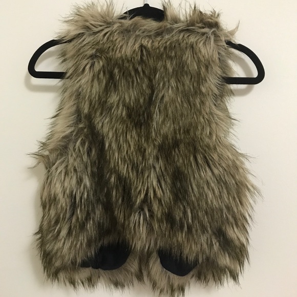 American Eagle faux fur vest - Picture 2 of 2